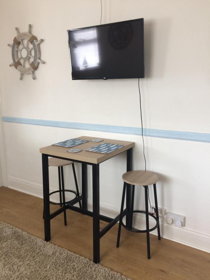 Lovely Little Flat By The Sea In 클리소프스 외부 사진